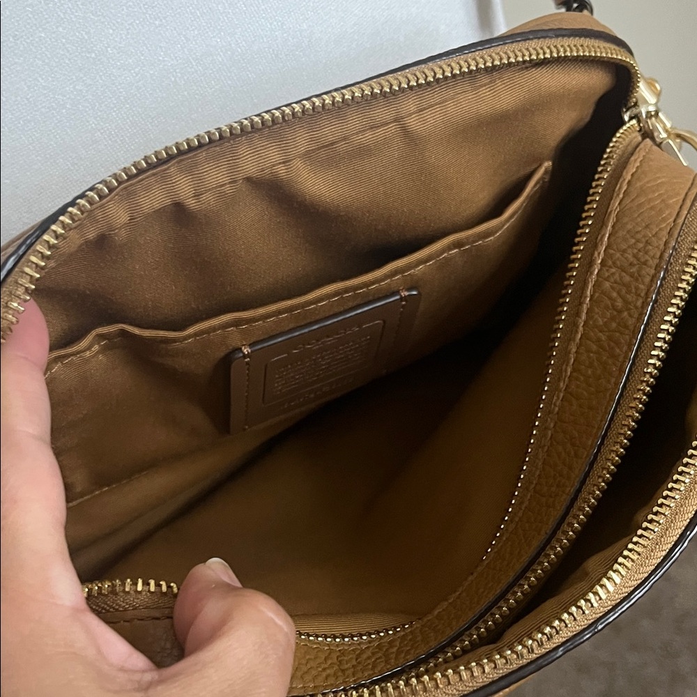 Coach Women’s Tan Leather Crossbody Bag NWOT - Picture 11 of 11